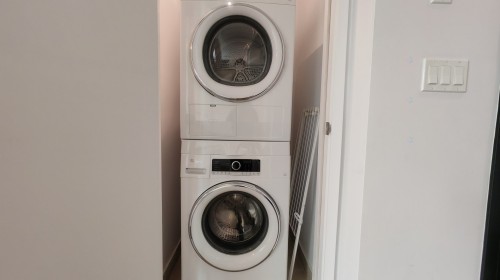 Laundry - 3502-1188 Av. Union, Montréal (Ville-Marie), QC 