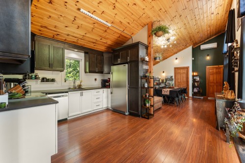Kitchen - 1115  - 1117 Ch. Alfred-Desrochers, Orford, QC - Indoor Photo Showing Kitchen