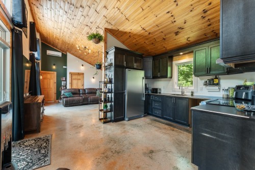 Kitchen - 1115  - 1117 Ch. Alfred-Desrochers, Orford, QC - Indoor Photo Showing Kitchen