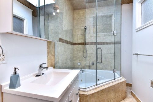 Salle de bains - 4647 Av. Clanranald, Montréal (Côte-Des-Neiges/Notre-Dame-De-Grâce), QC 