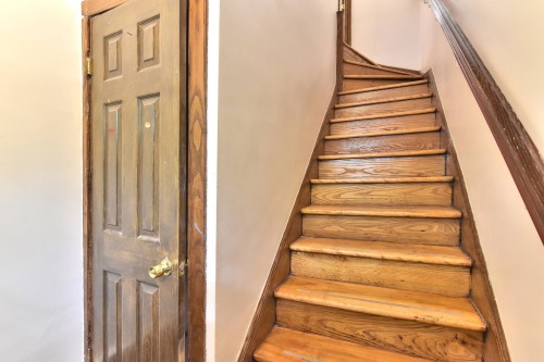 Escalier - 4647 Av. Clanranald, Montréal (Côte-Des-Neiges/Notre-Dame-De-Grâce), QC 