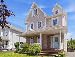 22 Westfield Crescent  Dartmouth, NS B2V 2V8