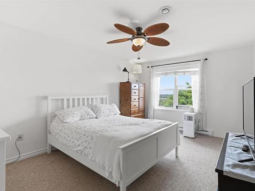 202 Transom Drive, Halifax, NS 