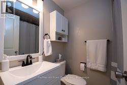 4 pc bath on 2nd floor - 
