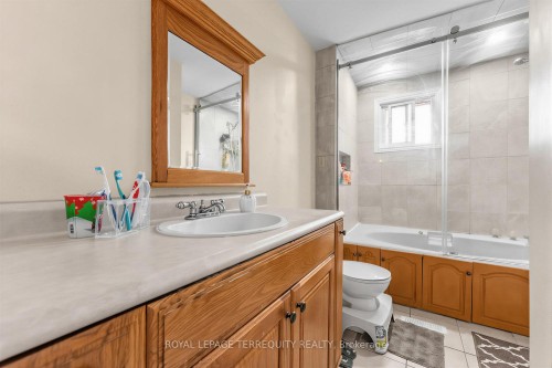 746 Limeridge Road E, Hamilton, ON 
