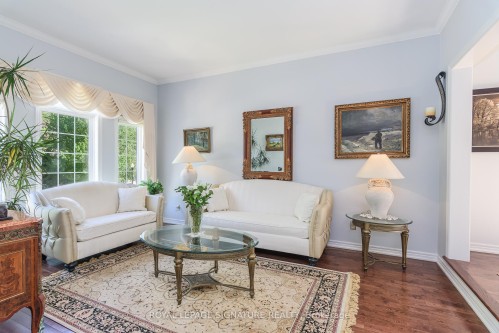 27 Autumn Ridge Trail, Kitchener, ON - Indoor Photo Showing Living Room