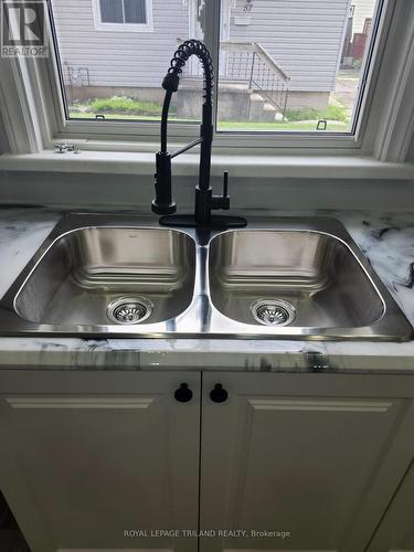 56 Mondamin Street, St. Thomas, ON - Indoor Photo Showing Kitchen With Double Sink