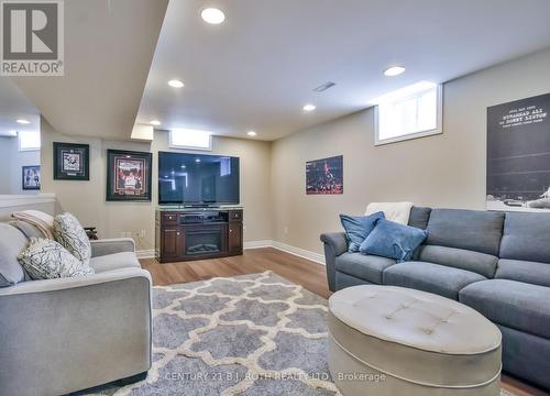 38 Camelot Square, Barrie, ON 