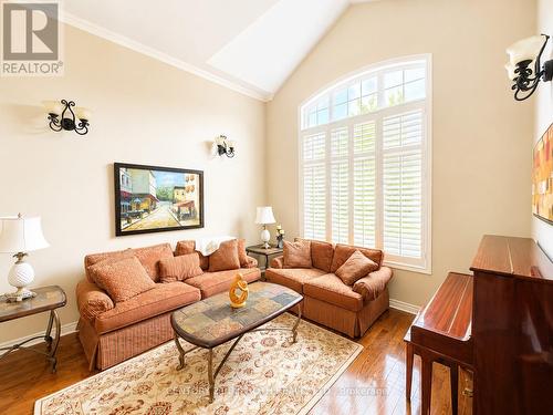 38 Camelot Square, Barrie, ON 