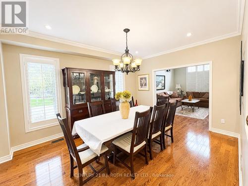 38 Camelot Square, Barrie, ON 