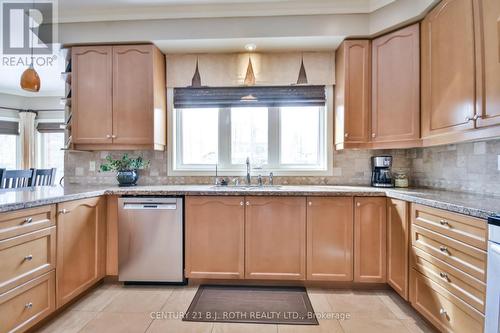 38 Camelot Square, Barrie, ON 