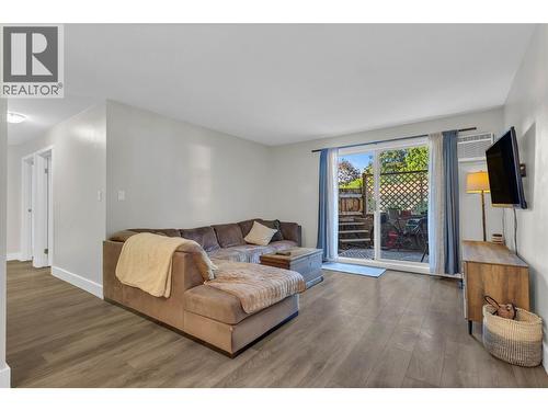 3854 Gordon Drive Unit# 186  Kelowna, BC V1W 3G5