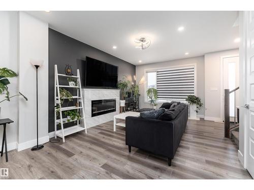 9338 Pear Li Sw, Edmonton, AB 