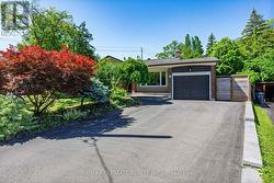 8 NORDIC PLACE Toronto, ON M3A 2H9