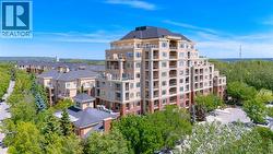 3804, 24 Hemlock Crescent SW  Calgary, AB T3C 2Z1