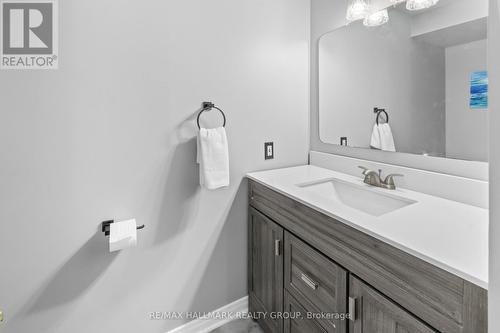 652 Thicket Way, Ottawa, ON 
