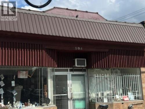 Image quality insufficient for description - 194 Kenilworth Avenue N, Hamilton, ON 