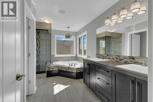 25 Lazaro Close, Red Deer, AB 