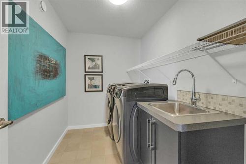 25 Lazaro Close, Red Deer, AB 
