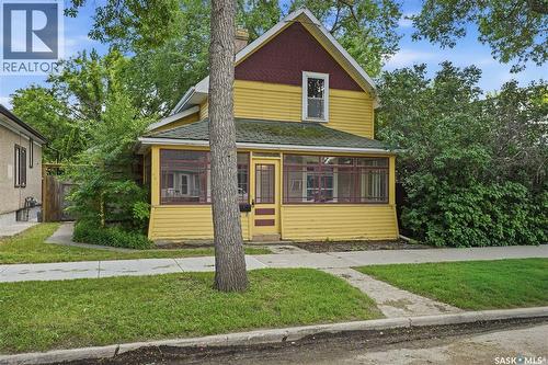 447 Duffield STREET W  Moose Jaw, SK S6H 5H7