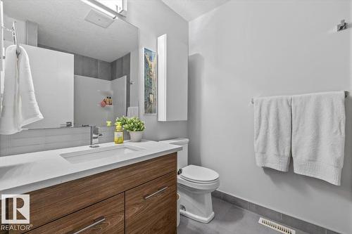 9237 92 St Nw, Edmonton, AB 