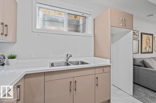 9237 92 St Nw, Edmonton, AB 
