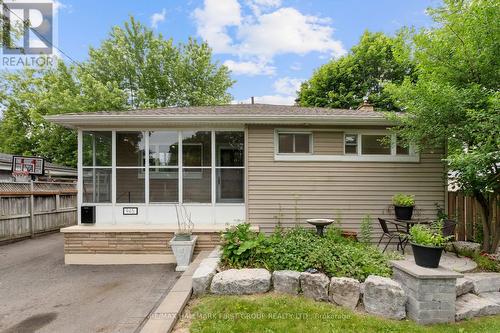 945 DONOVAN CRESCENT  Whitby, ON L1N 3G4