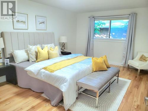 1585 Crombie Road, Mississauga, ON 