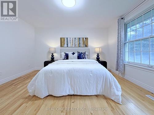 1585 Crombie Road, Mississauga, ON 