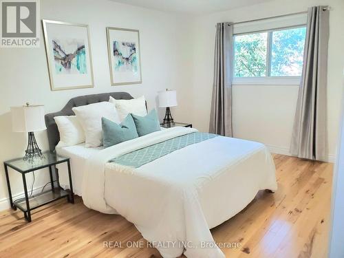 1585 Crombie Road, Mississauga, ON 