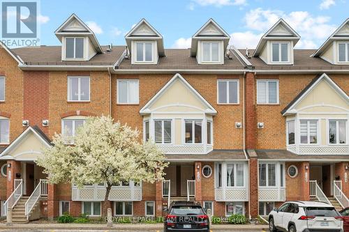 20 - 1108 GABLEFIELD PRIVATE  Ottawa, ON K1J 1E3