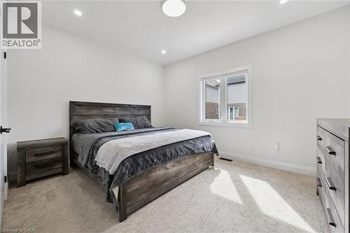 552 Nathalie Crescent, Kitchener, ON 