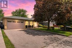 14 MASSEY STREET Brampton (Central Park), ON L6S 2W1