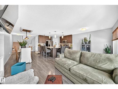 2305 68 St Sw, Edmonton, AB 