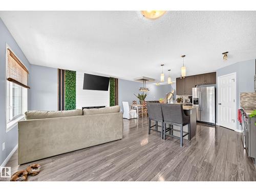 2305 68 St Sw, Edmonton, AB 