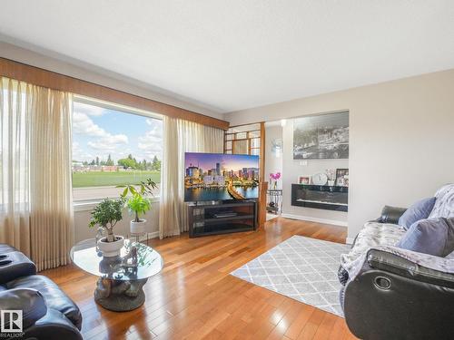 10527 134A Av Nw, Edmonton, AB 