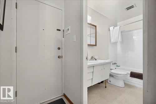 #33 10230 122 St Nw, Edmonton, AB 