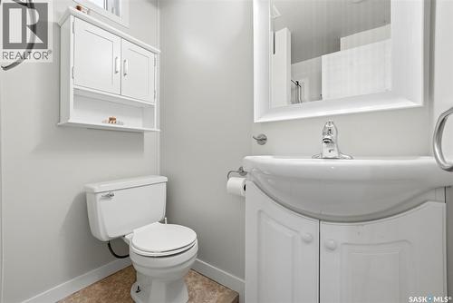 2339 Reynolds Street, Regina, SK - Indoor Photo Showing Bathroom