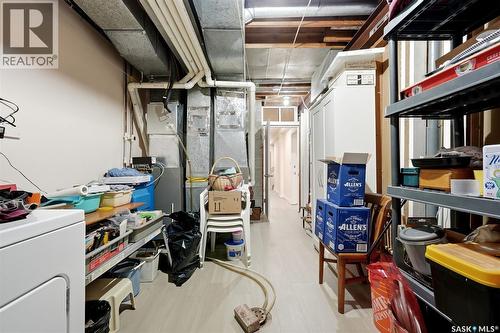 2339 Reynolds Street, Regina, SK - Indoor Photo Showing Laundry Room