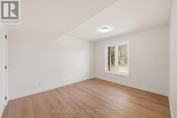 bedroom/office - 
