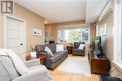 267 Kirchoffer Avenue, Ottawa, ON 