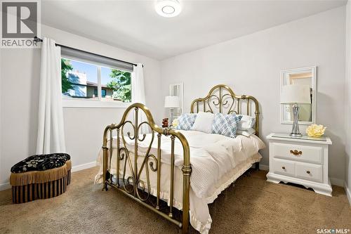 35 Penfold Place, Regina, SK 