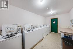 Building Laundry - 