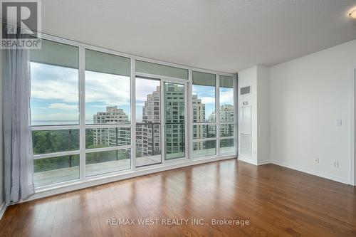 908 - 2240 Lake Shore Boulevard W, Toronto, ON 