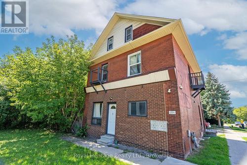 394 CENTRE STREET S  Oshawa (Central), ON L1H 4B9