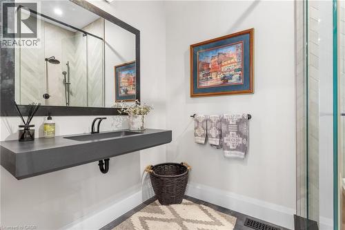 44 Pioneer Ridge Drive, Kitchener, ON 