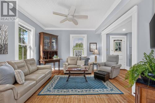 21 Lakeview Avenue W, Kearney, ON 