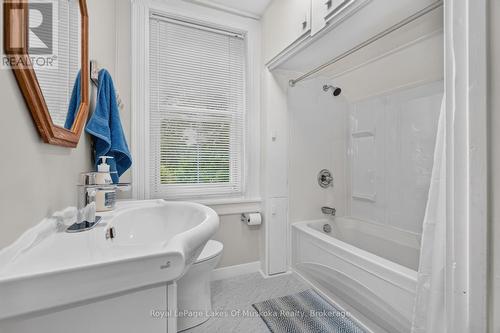 21 Lakeview Avenue W, Kearney, ON 