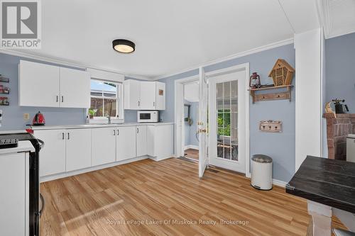 21 Lakeview Avenue W, Kearney, ON 