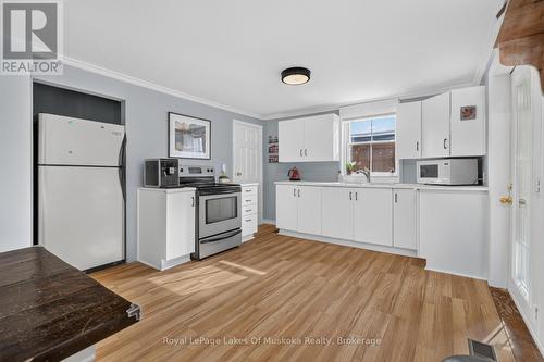 21 Lakeview Avenue W, Kearney, ON 